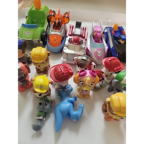 Mixed Lot of PAW PATROL Action Figures & Vehicles cake toppers etc.. - Picture 3 of 13